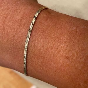 Vintage 14k solid gold herringbone bracelet